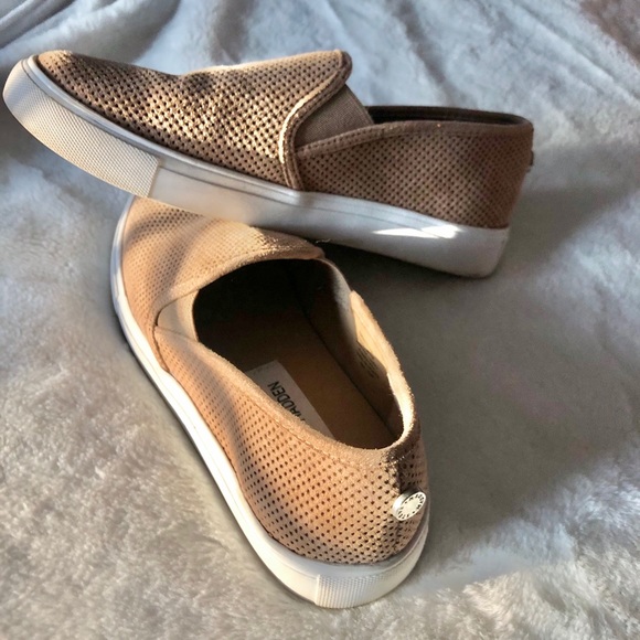 Steve Madden Shoes - Steve Madden slip on sneakers